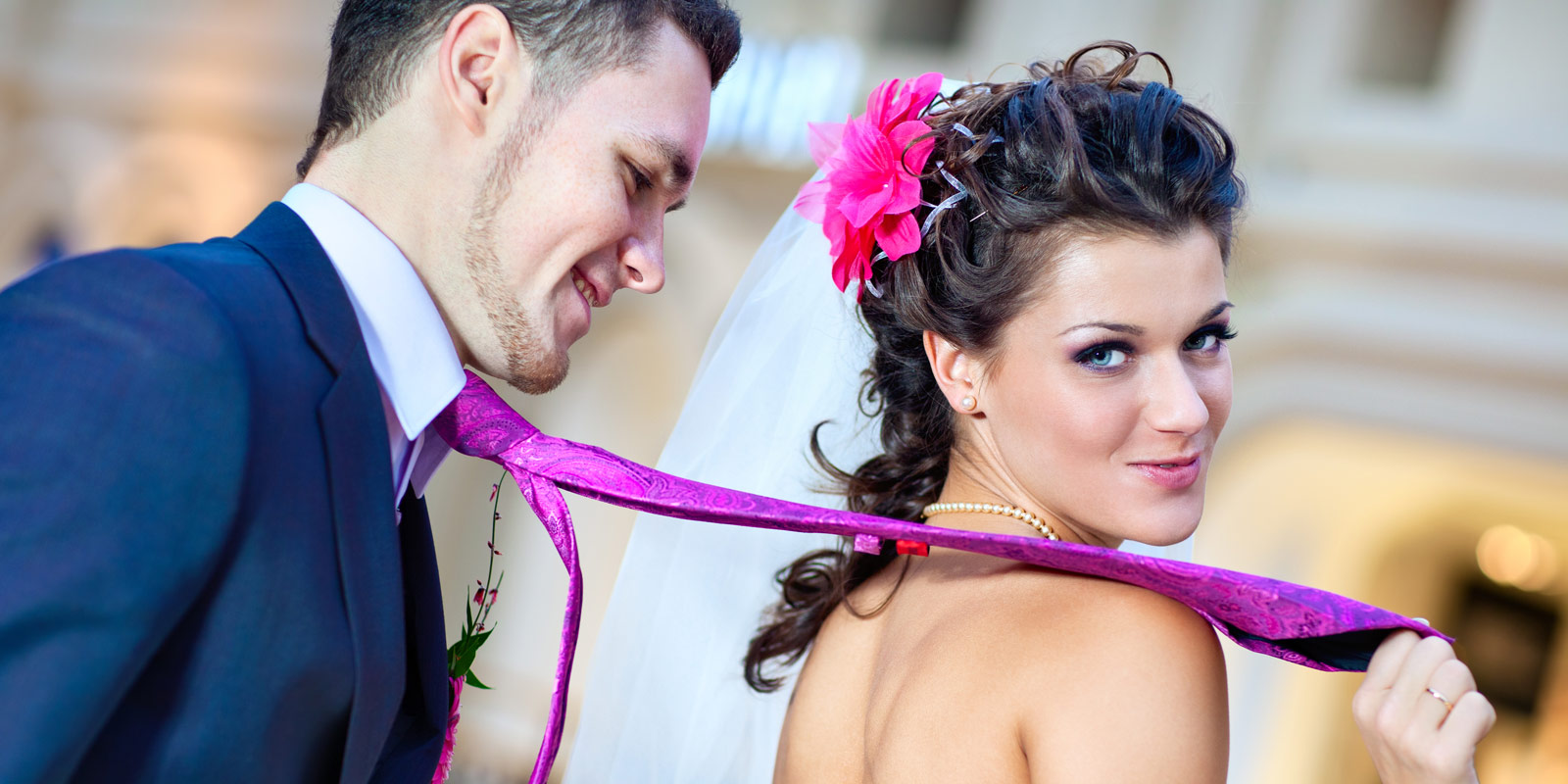 unieke-trouwkleding-voor-de-bruidegom-in-Friesland